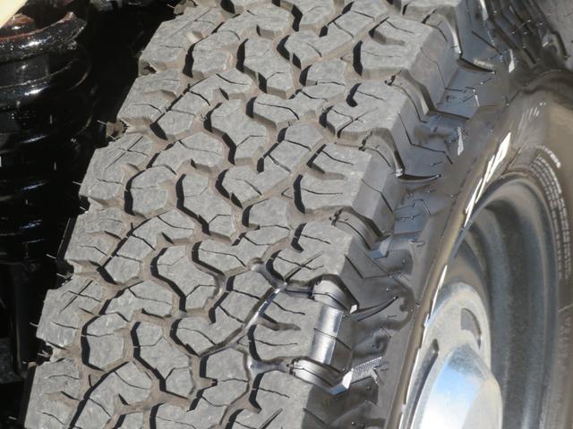 ランドクルーザープラド ＴＸ　９５プラド　ベージュ全塗装済み　ナロー仕様　ディーゼルターボ　丸目換装　マットブラックバンパー　ＡＲＢルーフラック　新品クリスタルオレンジコーナーレンズ　フリップダウンモニター　ナビ　フルセグＴＶ（47枚目）