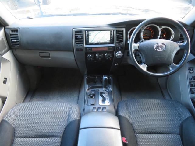 ハイラックスサーフ ＳＳＲ－Ｘリミテッド　６０ｔｈスペシャルＥＤ　２１５サーフ　後期型　シルバールーフレール　新品２インチリフトアップ　新品マッドヴァンスホイール　新品ジオランダーＸ－ＡＴタイヤ　シルバールーフレール　バックフォグ　ナビ　バックカメラ　ＥＴＣ（4枚目）