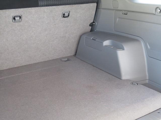 ハイラックスサーフ ＳＳＲ－Ｘリミテッド　６０ｔｈスペシャルＥＤ　２１５サーフ　後期型　シルバールーフレール　新品２インチリフトアップ　新品マッドヴァンスホイール　新品ジオランダーＸ－ＡＴタイヤ　シルバールーフレール　バックフォグ　ナビ　バックカメラ　ＥＴＣ（10枚目）