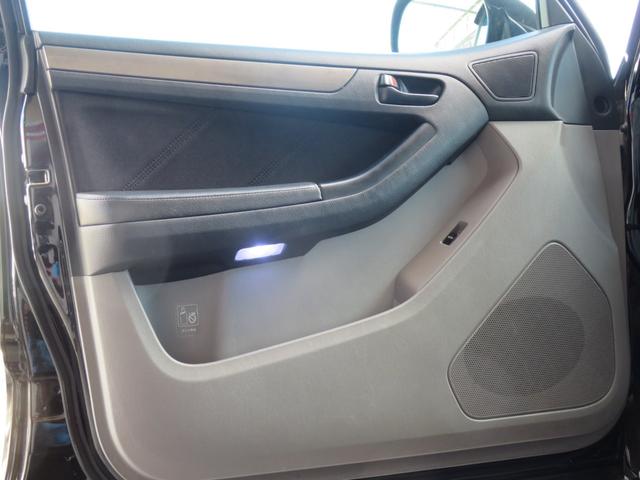 ハイラックスサーフ ＳＳＲ－Ｘリミテッド　６０ｔｈスペシャルＥＤ　２１５サーフ　後期型　シルバールーフレール　新品２インチリフトアップ　新品マッドヴァンスホイール　新品ジオランダーＸ－ＡＴタイヤ　シルバールーフレール　バックフォグ　ナビ　バックカメラ　ＥＴＣ（16枚目）