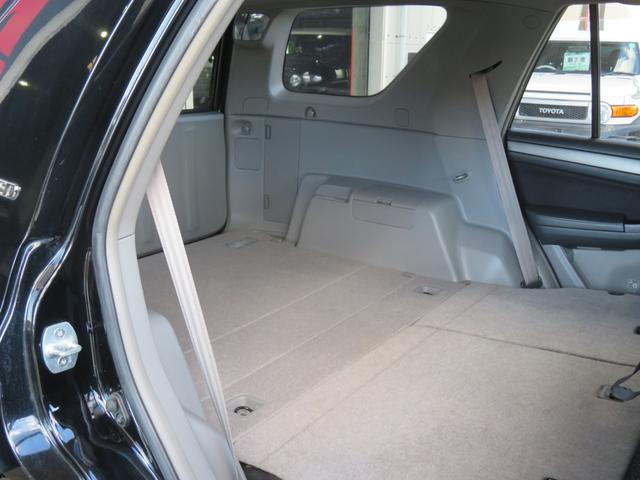 ハイラックスサーフ ＳＳＲ－Ｘリミテッド　６０ｔｈスペシャルＥＤ　２１５サーフ　後期型　シルバールーフレール　新品２インチリフトアップ　新品マッドヴァンスホイール　新品ジオランダーＸ－ＡＴタイヤ　シルバールーフレール　バックフォグ　ナビ　バックカメラ　ＥＴＣ（20枚目）