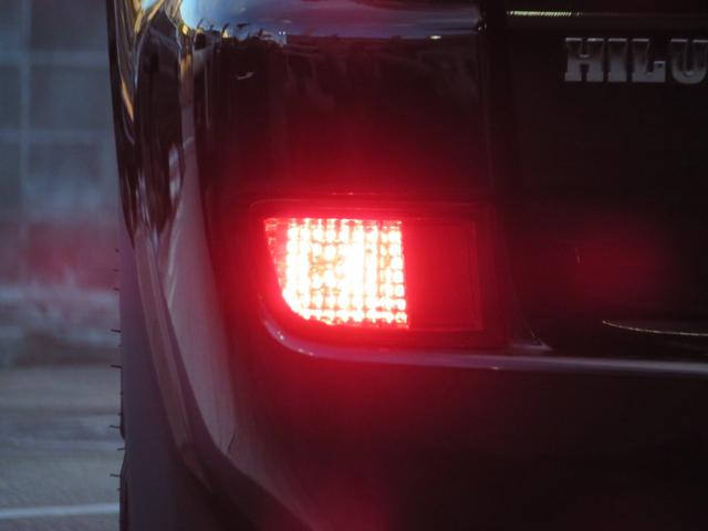 ハイラックスサーフ ＳＳＲ－Ｘリミテッド　６０ｔｈスペシャルＥＤ　２１５サーフ　後期型　シルバールーフレール　新品２インチリフトアップ　新品マッドヴァンスホイール　新品ジオランダーＸ－ＡＴタイヤ　シルバールーフレール　バックフォグ　ナビ　バックカメラ　ＥＴＣ（39枚目）