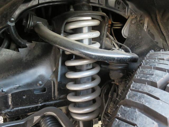 ハイラックスサーフ ＳＳＲ－Ｘリミテッド　６０ｔｈスペシャルＥＤ　２１５サーフ　後期型　シルバールーフレール　新品２インチリフトアップ　新品マッドヴァンスホイール　新品ジオランダーＸ－ＡＴタイヤ　シルバールーフレール　バックフォグ　ナビ　バックカメラ　ＥＴＣ（45枚目）