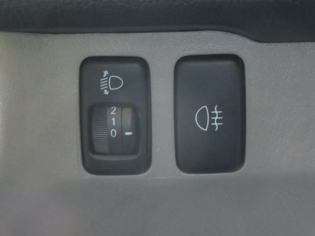 ハイラックスサーフ ＳＳＲ－Ｘリミテッド　６０ｔｈスペシャルＥＤ　２１５サーフ　後期型　シルバールーフレール　新品２インチリフトアップ　新品マッドヴァンスホイール　新品ジオランダーＸ－ＡＴタイヤ　シルバールーフレール　バックフォグ　ナビ　バックカメラ　ＥＴＣ（62枚目）