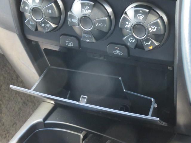 ハイラックスサーフ ＳＳＲ－Ｘリミテッド　６０ｔｈスペシャルＥＤ　２１５サーフ　後期型　シルバールーフレール　新品２インチリフトアップ　新品マッドヴァンスホイール　新品ジオランダーＸ－ＡＴタイヤ　シルバールーフレール　バックフォグ　ナビ　バックカメラ　ＥＴＣ（64枚目）