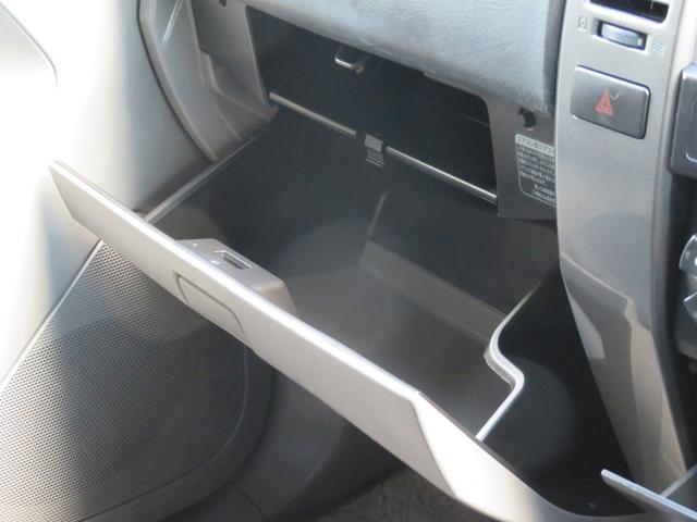 ハイラックスサーフ ＳＳＲ－Ｘリミテッド　６０ｔｈスペシャルＥＤ　２１５サーフ　後期型　シルバールーフレール　新品２インチリフトアップ　新品マッドヴァンスホイール　新品ジオランダーＸ－ＡＴタイヤ　シルバールーフレール　バックフォグ　ナビ　バックカメラ　ＥＴＣ（65枚目）