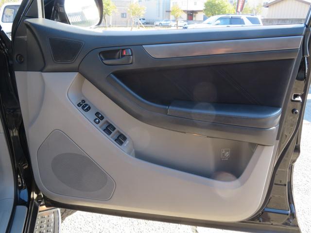 �y�^�]�ȃh�A�z���X�ɂăN���[�j���O�ς݁��L���C�ȏ�Ԃ��ێ����Ă���܂��I