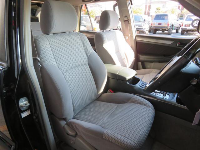 ハイラックスサーフ ＳＳＲ－Ｘリミテッド　２１５サーフ　後期型　ルーフレール　２インチリフトアップ　社外ＡＷ　ジオランダーＸーＡＴタイヤ　黒木目レザーコンビハンドル　ウッドコンビシフトノブ　ナビＢカメラ　フルセグＴＶ　寒冷地仕様　バックフォグ（12枚目）