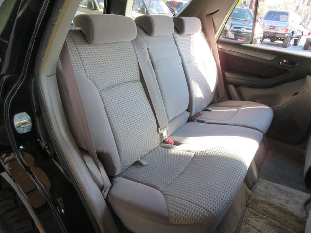 ハイラックスサーフ ＳＳＲ－Ｘリミテッド　２１５サーフ　後期型　ルーフレール　２インチリフトアップ　社外ＡＷ　ジオランダーＸーＡＴタイヤ　黒木目レザーコンビハンドル　ウッドコンビシフトノブ　ナビＢカメラ　フルセグＴＶ　寒冷地仕様　バックフォグ（13枚目）