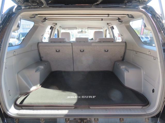 ハイラックスサーフ ＳＳＲ－Ｘリミテッド　２１５サーフ　後期型　ルーフレール　２インチリフトアップ　社外ＡＷ　ジオランダーＸーＡＴタイヤ　黒木目レザーコンビハンドル　ウッドコンビシフトノブ　ナビＢカメラ　フルセグＴＶ　寒冷地仕様　バックフォグ（16枚目）