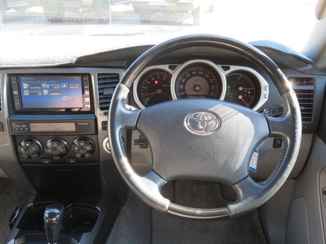 ハイラックスサーフ ＳＳＲ－Ｘリミテッド　２１５サーフ　後期型　ルーフレール　２インチリフトアップ　社外ＡＷ　ジオランダーＸーＡＴタイヤ　黒木目レザーコンビハンドル　ウッドコンビシフトノブ　ナビＢカメラ　フルセグＴＶ　寒冷地仕様　バックフォグ（39枚目）