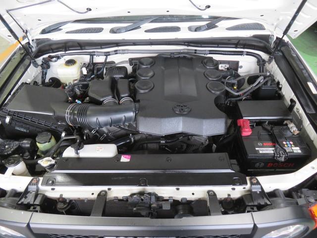 ＦＪクルーザー ベースグレード　クリアランスソナー　ホワイトコンビハンドル　ＳＤナビ　バックカメラ　ＥＴＣ　マットブラックバンパー　マットブラックグリル　１７インチアルミホイール　ジオランダーＸーＡＴタイヤ　カーテンエアバッグ（5枚目）