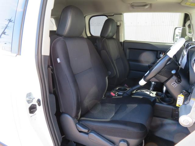 ＦＪクルーザー ベースグレード　クリアランスソナー　ホワイトコンビハンドル　ＳＤナビ　バックカメラ　ＥＴＣ　マットブラックバンパー　マットブラックグリル　１７インチアルミホイール　ジオランダーＸーＡＴタイヤ　カーテンエアバッグ（8枚目）