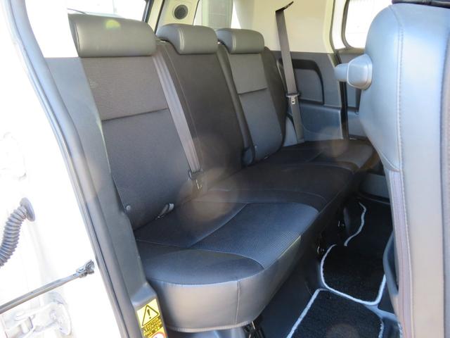 ＦＪクルーザー ベースグレード　クリアランスソナー　ホワイトコンビハンドル　ＳＤナビ　バックカメラ　ＥＴＣ　マットブラックバンパー　マットブラックグリル　１７インチアルミホイール　ジオランダーＸーＡＴタイヤ　カーテンエアバッグ（9枚目）