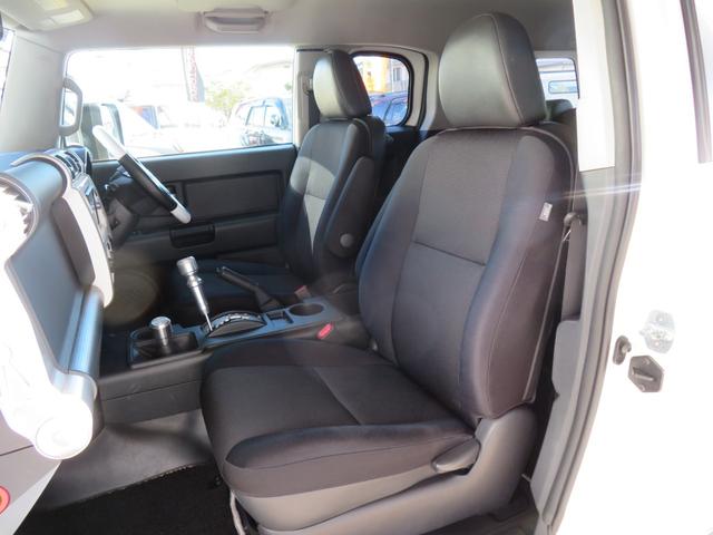 ＦＪクルーザー ベースグレード　クリアランスソナー　ホワイトコンビハンドル　ＳＤナビ　バックカメラ　ＥＴＣ　マットブラックバンパー　マットブラックグリル　１７インチアルミホイール　ジオランダーＸーＡＴタイヤ　カーテンエアバッグ（10枚目）