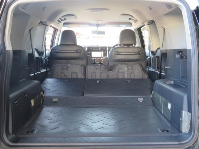 ＦＪクルーザー ブラックカラーパッケージ　ＦＪクルーザー　ブラックカラーパッケージ　専用純正ホイール　クルコン　Ａトラ　クリアランスソナー　ホワイトルーフ　ナビ　フルセグＴＶ　Ｂカメラ　Ｂｌｕｅｔｏｏｔｈ　サイドステップ　エアバッグ　ＥＴＣ（22枚目）