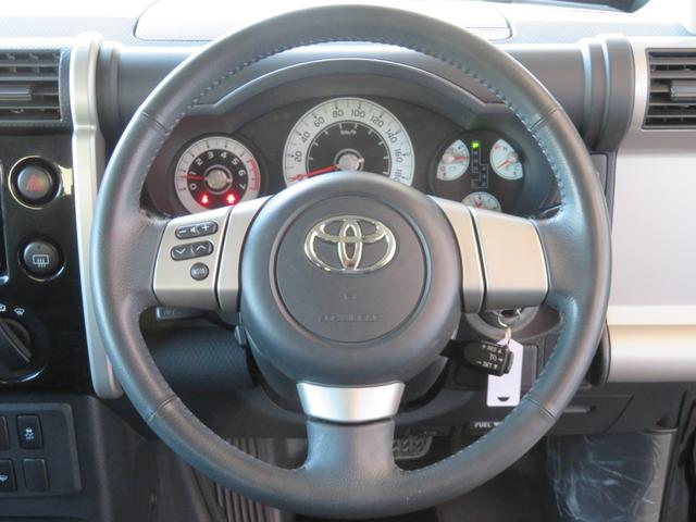 ＦＪクルーザー ブラックカラーパッケージ　ＦＪクルーザー　ブラックカラーパッケージ　専用純正ホイール　クルコン　Ａトラ　クリアランスソナー　ホワイトルーフ　ナビ　フルセグＴＶ　Ｂカメラ　Ｂｌｕｅｔｏｏｔｈ　サイドステップ　エアバッグ　ＥＴＣ（49枚目）