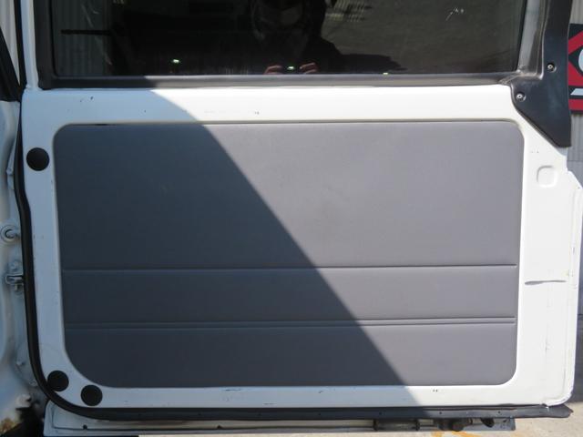 �y�׎�������z�ڗ��悤�ȑ傫�ȃL�Y���Ȃ��L���C�ȏ�Ԃł���