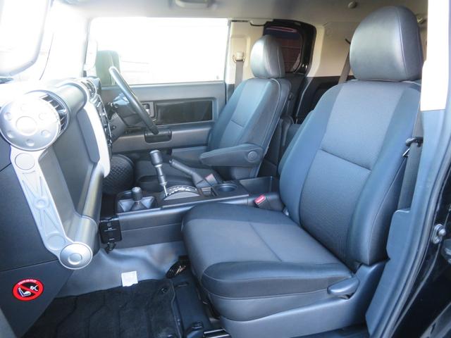 ＦＪクルーザー カラーパッケージ　ルーフラック　サイドステップ　クルコン　クリアランスソナー　本革ハンドル　Ｂｌｕｅｔｏｏｔｈ接続対応カーナビ　デジタルＴＶ　ＥＴＣ　マットブラックバンパー　純正スチールホイール　カーテンエアバッグ（18枚目）