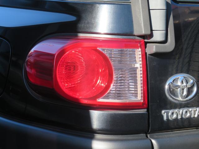 ＦＪクルーザー カラーパッケージ　ルーフラック　サイドステップ　クルコン　クリアランスソナー　本革ハンドル　Ｂｌｕｅｔｏｏｔｈ接続対応カーナビ　デジタルＴＶ　ＥＴＣ　マットブラックバンパー　純正スチールホイール　カーテンエアバッグ（40枚目）