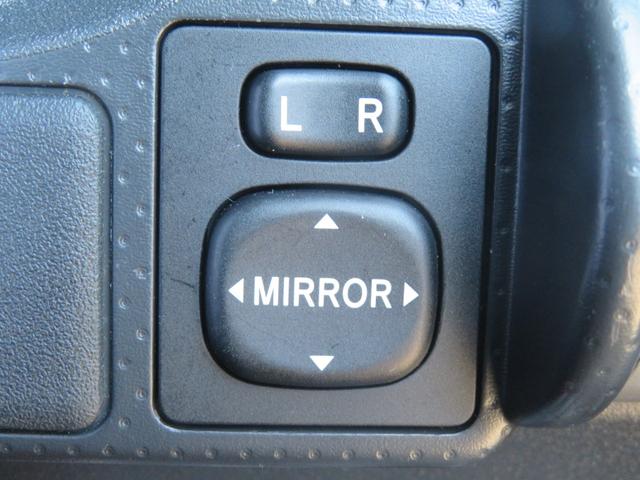 ＦＪクルーザー カラーパッケージ　ルーフラック　サイドステップ　クルコン　クリアランスソナー　本革ハンドル　Ｂｌｕｅｔｏｏｔｈ接続対応カーナビ　デジタルＴＶ　ＥＴＣ　マットブラックバンパー　純正スチールホイール　カーテンエアバッグ（63枚目）