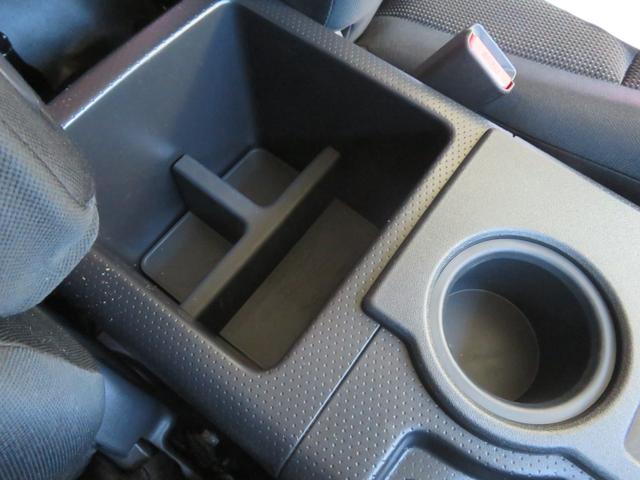 ＦＪクルーザー カラーパッケージ　ルーフラック　サイドステップ　クルコン　クリアランスソナー　本革ハンドル　Ｂｌｕｅｔｏｏｔｈ接続対応カーナビ　デジタルＴＶ　ＥＴＣ　マットブラックバンパー　純正スチールホイール　カーテンエアバッグ（69枚目）