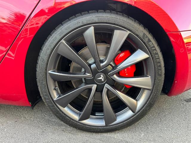 2020年テスラモデル3パフォーマンスホイール