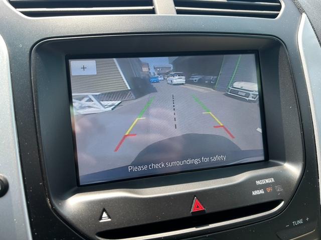 エクスプローラー ＸＬＴ　エコブースト　ディスプレイオーディオ　Ｂｌｕｅｔｏｏｔｈ　サイド・バックカメラ　ベージュレザーシート　シートヒーター　パワーシート　ルーフレール　ＥＴＣ　クルーズコントロール　ディスチャージヘッドライト（4枚目）