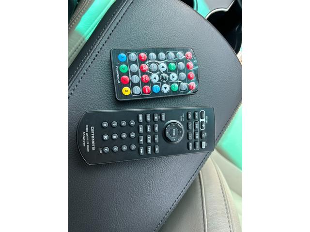 エクスプローラー ＸＬＴ　エコブースト　ディスプレイオーディオ　Ｂｌｕｅｔｏｏｔｈ　サイド・バックカメラ　ベージュレザーシート　シートヒーター　パワーシート　ルーフレール　ＥＴＣ　クルーズコントロール　ディスチャージヘッドライト（6枚目）