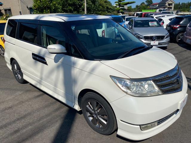 エリシオンプレステージ Ｓ　ＨＤＤナビスペシャルパッケージ　ユーザー買取車／サンルーフ／純正ナビ／フルセグ／バックモニター／ＥＴＣ／両側電動スライドドア／ＣＤ／ＤＶＤ／キセノンヘッドライト／ハーフレザーシート／社外リアモニター／ステアリングスイッチ／純正アルミ（13枚目）