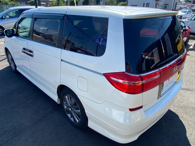 エリシオンプレステージ Ｓ　ＨＤＤナビスペシャルパッケージ　ユーザー買取車／サンルーフ／純正ナビ／フルセグ／バックモニター／ＥＴＣ／両側電動スライドドア／ＣＤ／ＤＶＤ／キセノンヘッドライト／ハーフレザーシート／社外リアモニター／ステアリングスイッチ／純正アルミ（17枚目）
