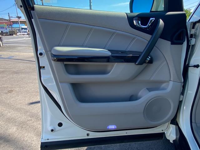 エリシオンプレステージ Ｓ　ＨＤＤナビスペシャルパッケージ　ユーザー買取車／サンルーフ／純正ナビ／フルセグ／バックモニター／ＥＴＣ／両側電動スライドドア／ＣＤ／ＤＶＤ／キセノンヘッドライト／ハーフレザーシート／社外リアモニター／ステアリングスイッチ／純正アルミ（32枚目）