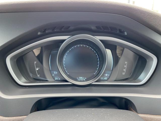 Ｖ４０ Ｔ４　ＳＥ　ポールスター　レザーパッケージ　純正ＨＤＤナビ・フルセグ　バックカメラ　シティセーフティ　アダプティブクルーズコントロール　アクティブＨＩＤヘッドライト　ＢＳＭ　パワーシート　シートヒーター　ＥＴＣ（9枚目）