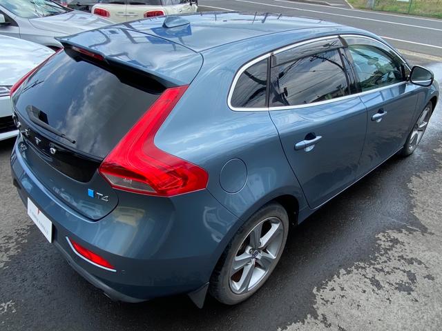 Ｖ４０ Ｔ４　ＳＥ　ポールスター　レザーパッケージ　純正ＨＤＤナビ・フルセグ　バックカメラ　シティセーフティ　アダプティブクルーズコントロール　アクティブＨＩＤヘッドライト　ＢＳＭ　パワーシート　シートヒーター　ＥＴＣ（16枚目）