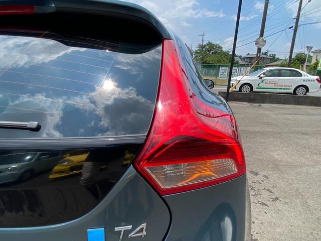 Ｖ４０ Ｔ４　ＳＥ　ポールスター　レザーパッケージ　純正ＨＤＤナビ・フルセグ　バックカメラ　シティセーフティ　アダプティブクルーズコントロール　アクティブＨＩＤヘッドライト　ＢＳＭ　パワーシート　シートヒーター　ＥＴＣ（26枚目）