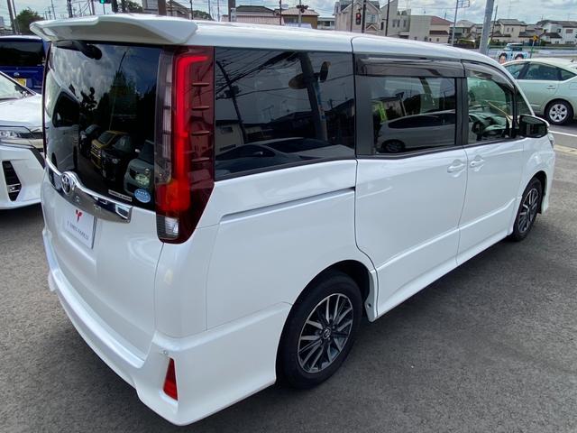 ノア Ｓｉ　ワンオーナー車　純正９インチナビ　純正フリップダウンモニター　ＥＴＣ　両側電動スライドドア　ＬＥＤヘッドライト　セーフティセンスＣ　プリクラ　コーナーセンサー　フルセグ　バックモニター　純正アルミ（16枚目）