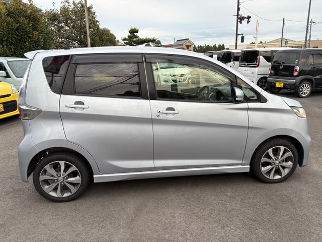 デイズ ハイウェイスター　Ｇ　禁煙車／純正ナビ／フルセグ／アラウンドビューモニター／キセノンヘッドライト／ＥＴＣ／アイドリングストップ／オートライト／ステアリングスイッチ／インテリジェントキー／プッシュスタート（3枚目）