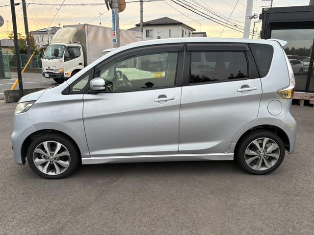 デイズ ハイウェイスター　Ｇ　禁煙車／純正ナビ／フルセグ／アラウンドビューモニター／キセノンヘッドライト／ＥＴＣ／アイドリングストップ／オートライト／ステアリングスイッチ／インテリジェントキー／プッシュスタート（14枚目）