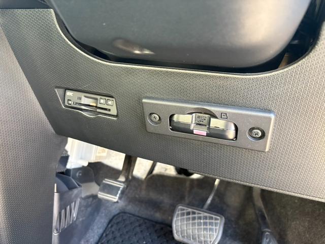 タント カスタムＲＳ　ワンオーナー／禁煙車／純正９インチナビ・フルセグ／Ｂｌｕｅｔｏｏｔｈ対応／バックカメラ／ＥＴＣ／純正ドラレコ／衝突被害軽減ブレーキ／両側電動スライドドア／ＬＥＤライト／純正シートカバー／シートヒーター（8枚目）