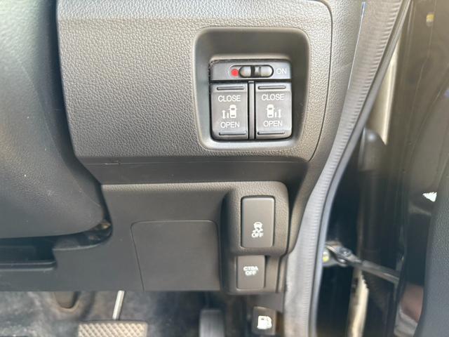 Ｎ－ＢＯＸカスタム Ｇ・Ａパッケージ　ワンオーナー／禁煙車／衝突被害軽減ブレーキ／純正ナビ・フルセグ／バックカメラ／Ｂｌｕｅｔｏｏｔｈ対応／ＥＴＣ／両側電動スライドドア／キセノンヘッドライト／社外１４インチアルミ／ドライブレコーダー（7枚目）