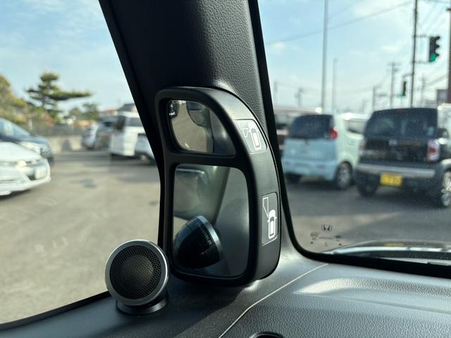 Ｎ－ＢＯＸカスタム Ｇ・Ａパッケージ　ワンオーナー／禁煙車／衝突被害軽減ブレーキ／純正ナビ・フルセグ／バックカメラ／Ｂｌｕｅｔｏｏｔｈ対応／ＥＴＣ／両側電動スライドドア／キセノンヘッドライト／社外１４インチアルミ／ドライブレコーダー（9枚目）