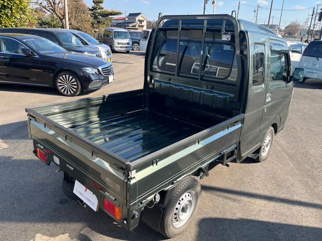 スーパーキャリイ Ｘ　禁煙車／ワンオーナー／ＡＴ車／ＬＥＤヘッドランプ／デュアルカメラブレーキサポート／三方開／レーンアシスト／アイドリングストップ／フォグランプ／エアコン／パワステ／パワーウインドウ／スペアキー（15枚目）