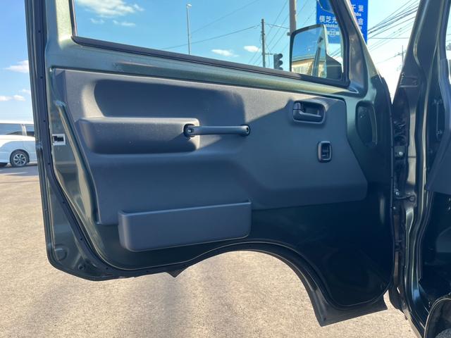 スーパーキャリイ Ｘ　禁煙車／ワンオーナー／ＡＴ車／ＬＥＤヘッドランプ／デュアルカメラブレーキサポート／三方開／レーンアシスト／アイドリングストップ／フォグランプ／エアコン／パワステ／パワーウインドウ／スペアキー（37枚目）