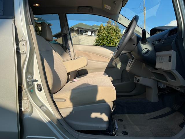 ムーヴ Ｌ　車検２年付／純正オーディオ／ＣＤ再生／電動格納ミラー／キーレス／パワーウインドウ（28枚目）