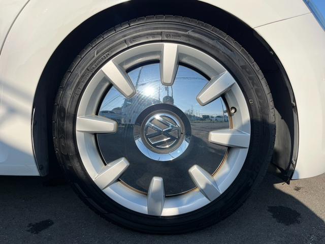 ザ・ビートル デザインレザーパッケージ　禁煙車／限定車用１８インチアルミホイール／黒革／シートヒーター／ナビ／フルセグＴＶ／Ｂｌｕｅｔｏｏｔｈ音楽再生／ＣＤ・ＤＶＤ再生／ステリモ／クルコン／ＨＩＤヘッドライト／ＥＴＣ／キーレス／スペアキー（5枚目）