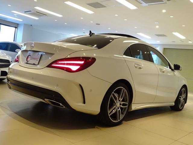 CLA180 スポーツ パノラミックスライディングルーフ レザーエクスクルーシブパッケージ レーダーセーフティパッケージ パークトロニック バックカメラ 純正ナビ フルセグTV パークトロニック キーレスゴー ETC LED(4枚目)