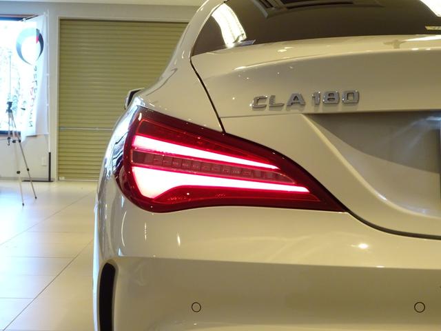 CLA180 スポーツ パノラミックスライディングルーフ レザーエクスクルーシブパッケージ レーダーセーフティパッケージ パークトロニック バックカメラ 純正ナビ フルセグTV パークトロニック キーレスゴー ETC LED(12枚目)