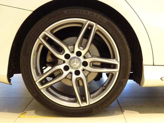 CLA180 スポーツ パノラミックスライディングルーフ レザーエクスクルーシブパッケージ レーダーセーフティパッケージ パークトロニック バックカメラ 純正ナビ フルセグTV パークトロニック キーレスゴー ETC LED(23枚目)
