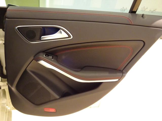 CLA180 スポーツ パノラミックスライディングルーフ レザーエクスクルーシブパッケージ レーダーセーフティパッケージ パークトロニック バックカメラ 純正ナビ フルセグTV パークトロニック キーレスゴー ETC LED(31枚目)