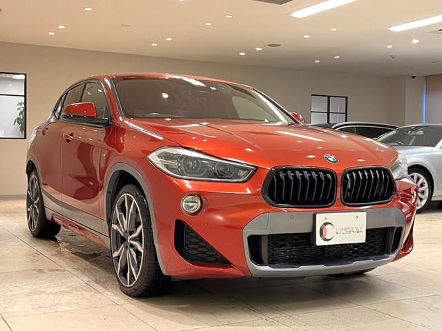 Ｘ２ ｘＤｒｉｖｅ　２０ｉ　ＭスポーツＸ　ＡＣＣ／アダプティブクル－ズコントロ－ル　ＨＵＤ／ヘッドアップディスプレイ　バックカメラ　シ－トヒ－タ　電動リアゲート　電動シート　ミラー型ＥＴＣ（6枚目）